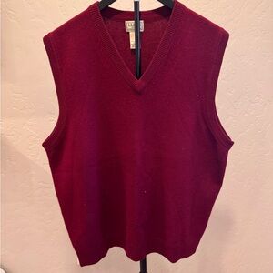 L.L. Bean Men's Burgundy Lambswool V-Neck Vest